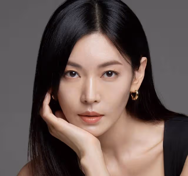 金素妍天生老顏,當年得童星獎被罵翻,只因看起來不像15歲