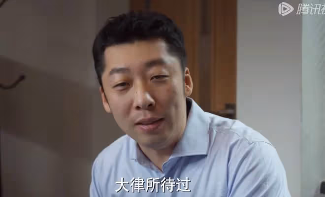 郭麒麟演技引爭議,表演過於生活化,念台詞嘴太碎,被指像黃磊