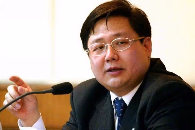 初戀陸毅,痴愛王志文,富豪老公入獄去世,她拿130億笑著活下去