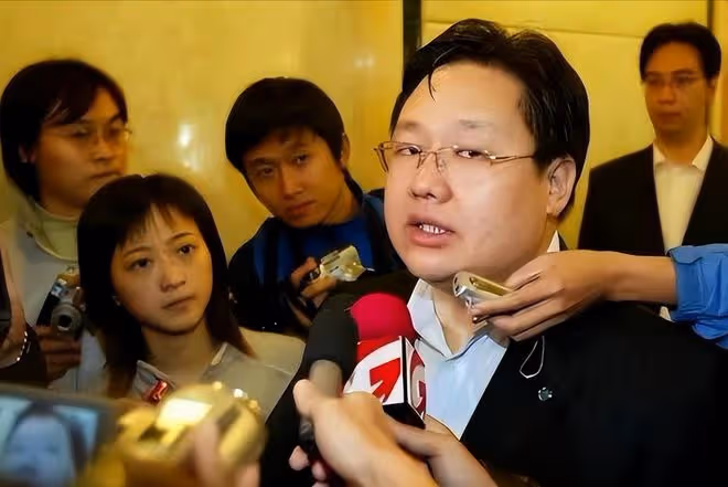 初戀陸毅,痴愛王志文,富豪老公入獄去世,她拿130億笑著活下去