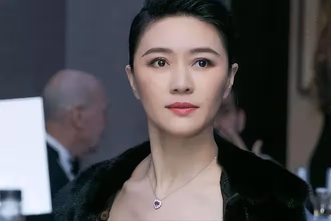 初戀陸毅,痴愛王志文,富豪老公入獄去世,她拿130億笑著活下去