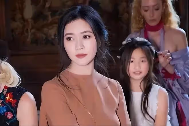 初戀陸毅,痴愛王志文,富豪老公入獄去世,她拿130億笑著活下去