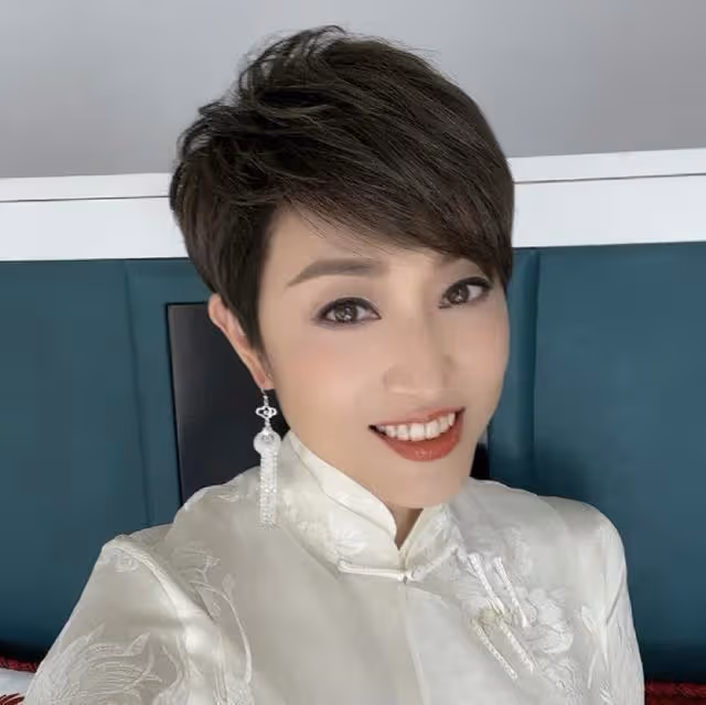 香港知名女星復出演風塵女子,與多名富商傳緋聞,至今單身未婚