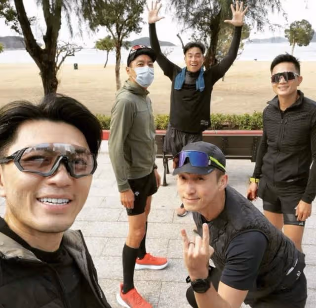 TVB眾星過母親節!視帝一家三口慶祝,實力配角三代同堂太幸福