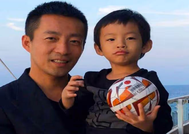 汪小菲曬兒子慶生照,姐弟正臉照像爸爸,全程沒笑容被指不開心