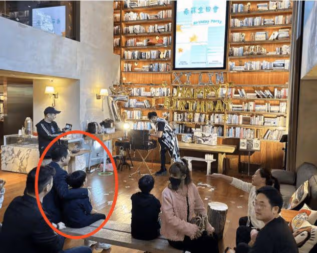 汪小菲曬兒子慶生照,姐弟正臉照像爸爸,全程沒笑容被指不開心