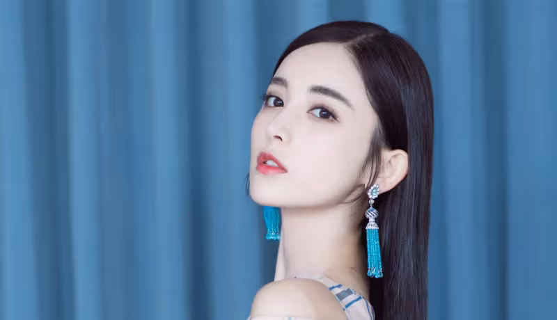 「蠢美人」古力娜扎,簽錯公司,交錯男友,不紅不是沒原因