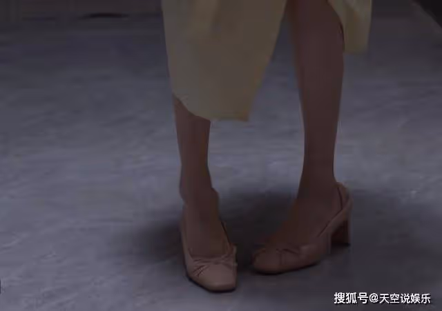 《平凡之路》欣欣的筷子腿,左娜的螞蟻腰,打臉了以瘦為美的時代