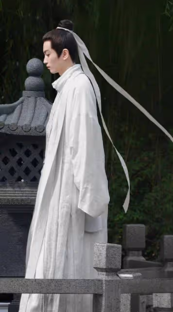 不愧是古裝美男子!陳曉古裝形象風度翩翩,少年感與痞帥輕鬆拿捏