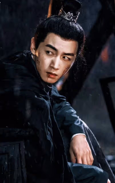不愧是古裝美男子!陳曉古裝形象風度翩翩,少年感與痞帥輕鬆拿捏
