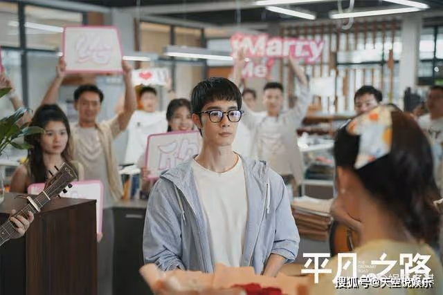《平凡之路》祝欣欣被男友家暴流產,試圖輕生被金晨救回,郭麒麟教家暴男做人