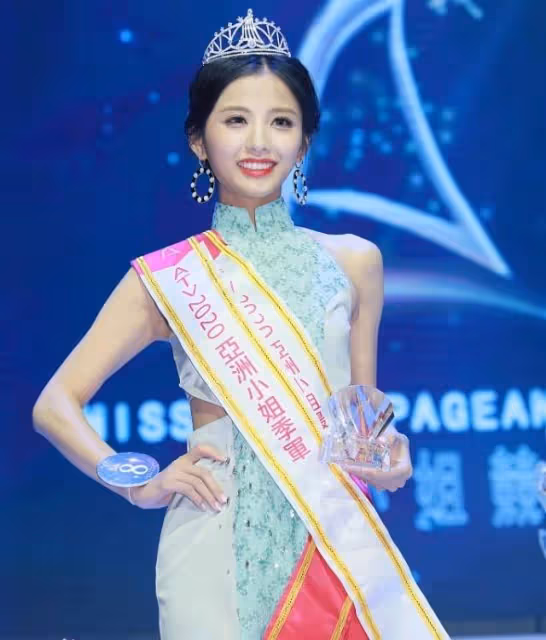 與娜扎復合無望!曝張翰與小14歲亞姐街頭打情罵俏,女方港大學霸