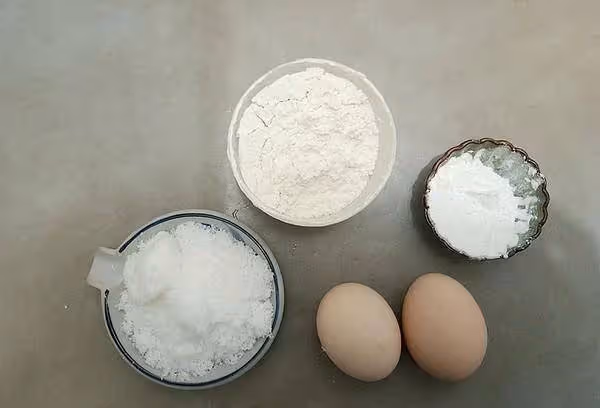 教你做創意小零食,1碗麵粉,2個雞蛋,鍋里一炸,比蛋糕都好吃~