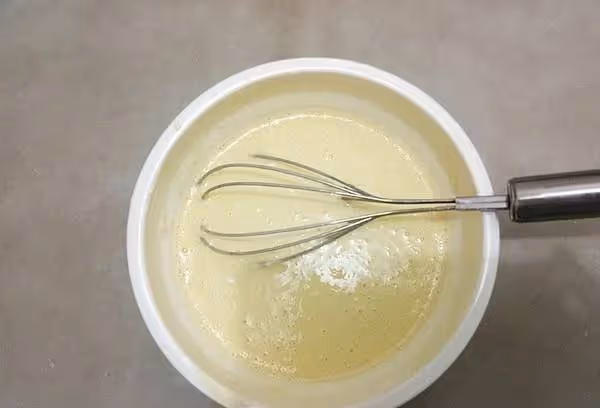 教你做創意小零食,1碗麵粉,2個雞蛋,鍋里一炸,比蛋糕都好吃~