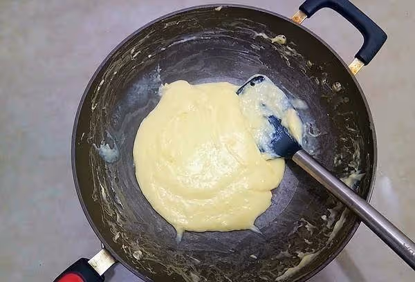 教你做創意小零食,1碗麵粉,2個雞蛋,鍋里一炸,比蛋糕都好吃~