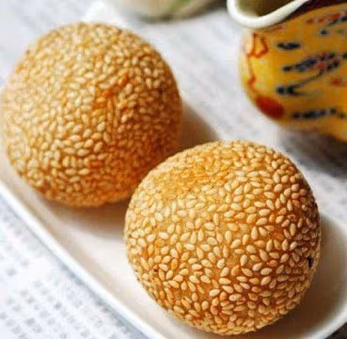 藕粉蓮蓉芝麻球,一點也不難,自己在家輕輕鬆鬆的就能做出來的美食~