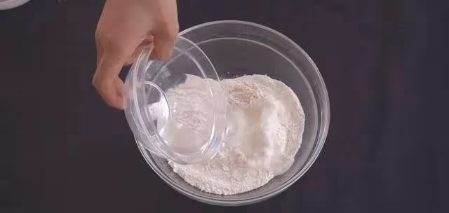 葡萄乾別嚼著吃,做成鬆軟的小麵包,營養又健康,自己動手做起來~