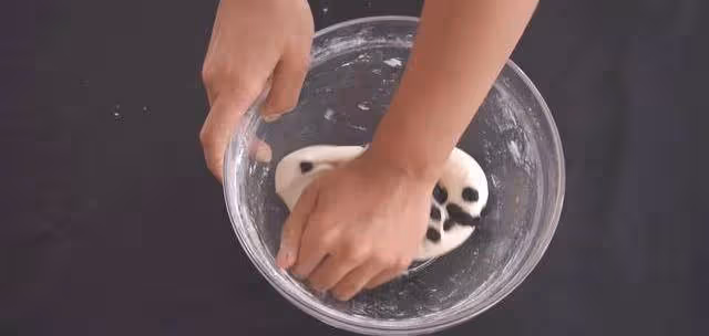 葡萄乾別嚼著吃,做成鬆軟的小麵包,營養又健康,自己動手做起來~