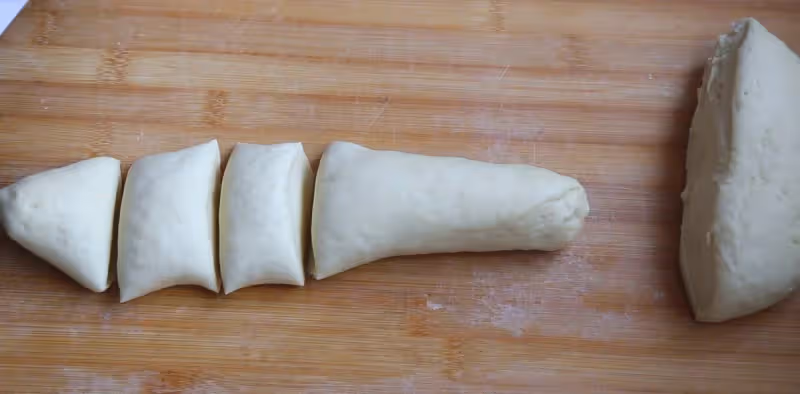 想吃麵包自己在家做，蓬鬆暄軟，秒變烘焙高手，成功率極高的做法~