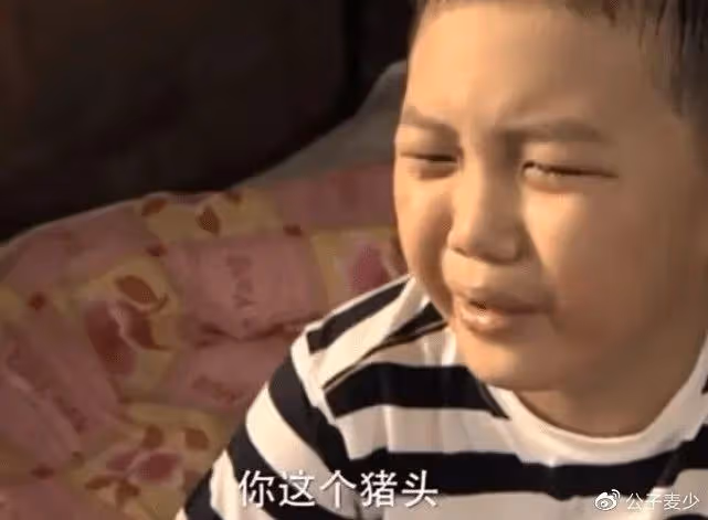 49歲王艷曬16歲兒子近照,又高又帥身高180,繼承父親百億家產