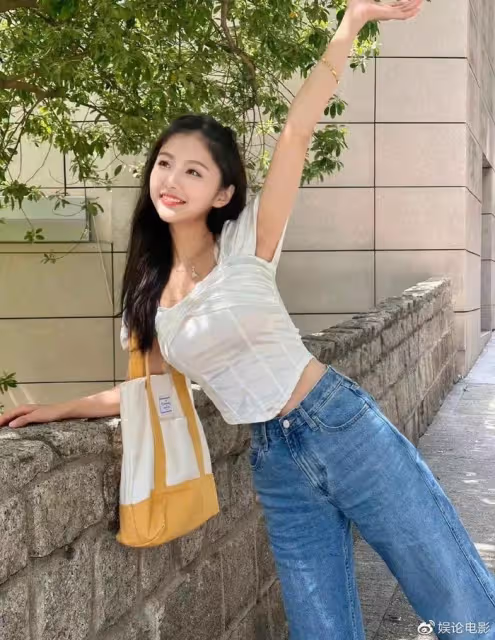 張翰高文君戀情疑曝光,深夜吃燒烤舉止親密,女友是美女學霸