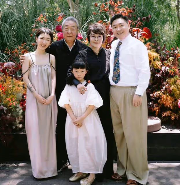郝劭文大婚!8歲繼女戴頭紗搶鏡,李立群時隔10個月回內地心情好