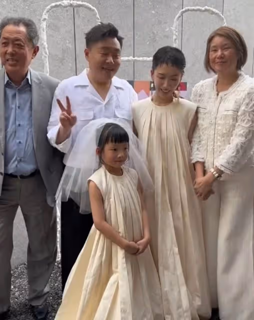 郝劭文大婚!8歲繼女戴頭紗搶鏡,李立群時隔10個月回內地心情好