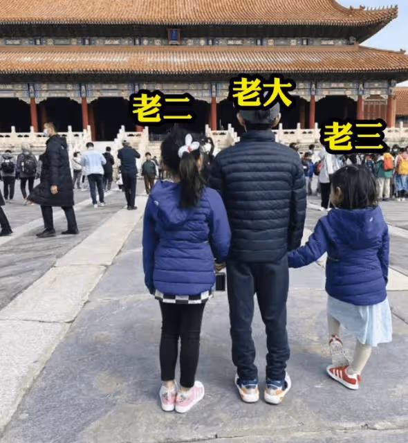 霍啟剛為郭晶晶過母親節,一家五口小女兒顏值出眾,家中裝修被嘲