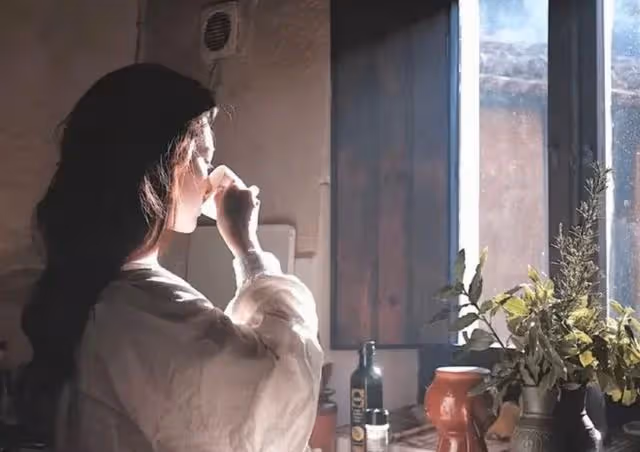 大姨把退休金都給了表哥,現在她生病住院,表哥卻玩消失讓我出錢