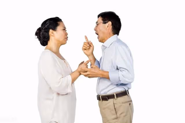 再婚5天就分手了,大媽:他身上有味,大爺怒斥:她純屬沒事找事