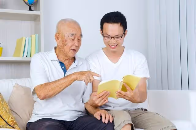 我爸來養老,丈夫對他照顧有加,起初我很感動,明白後送走了我爸