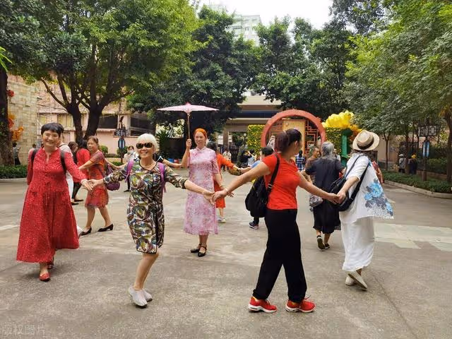老人去女兒家養老，每月給4000生活費，女婿：不准來，找你兒子去