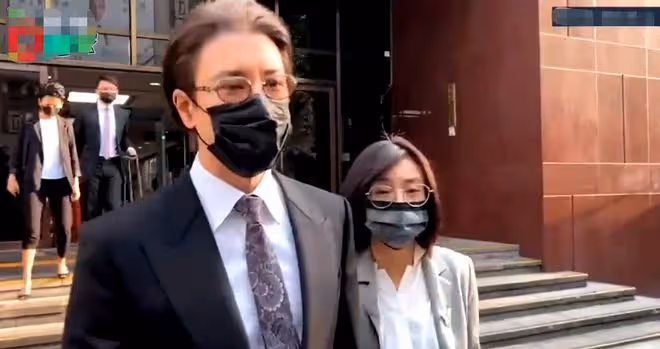 王力宏李靚蕾首次出庭對決!男方皺眉頭滄桑大變樣,交鋒原因曝光