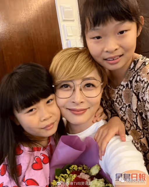湯盈盈爆錢嘉樂零表示!貼家庭照飛甩老公疑詐型 細女笑容五官神複制阿媽