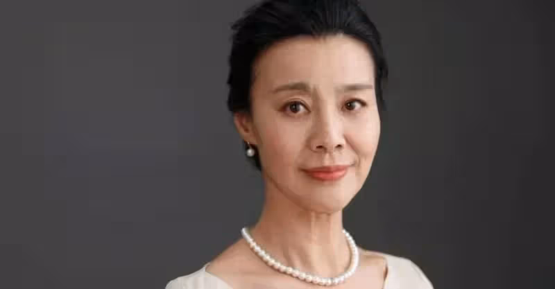 父親生病，我帶十萬存款趕回，病房外聽到父母談話，我決意離開！