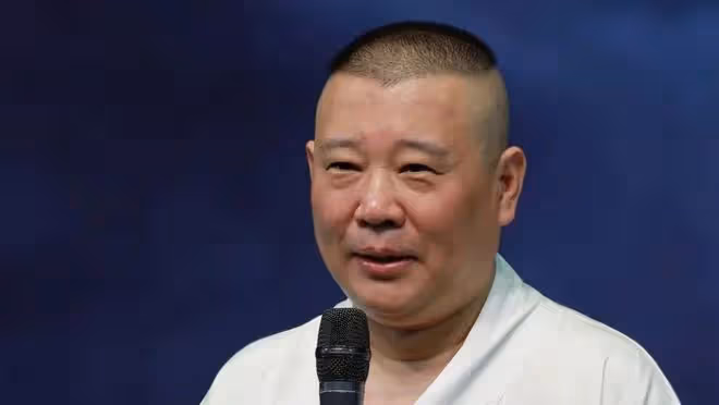 曹雲金事業翻紅,直播間開播點贊破1億,與郭德綱的關係再起爭議
