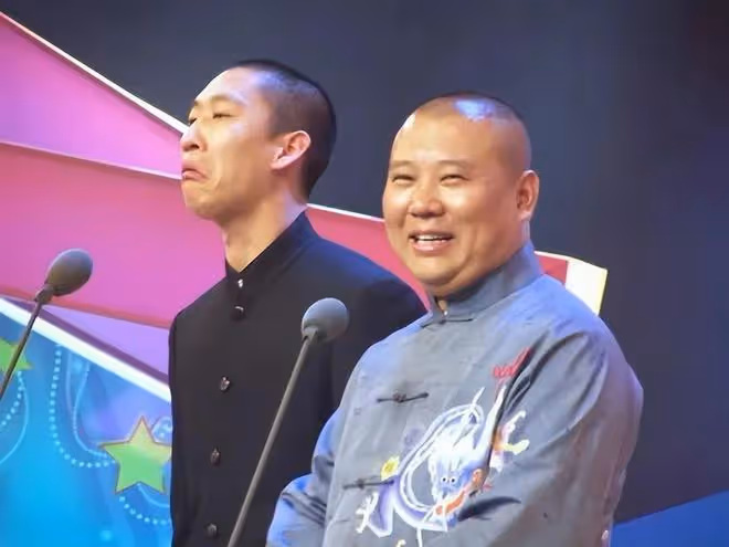 曹雲金事業翻紅,直播間開播點贊破1億,與郭德綱的關係再起爭議