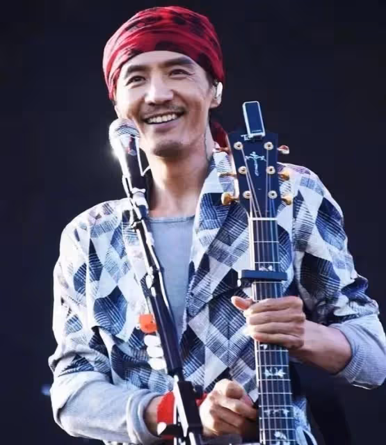 18場演出連軸轉的朴樹,與其說他為了錢,倒不如說向死而生