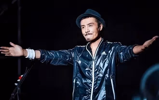 18場演出連軸轉的朴樹,與其說他為了錢,倒不如說向死而生