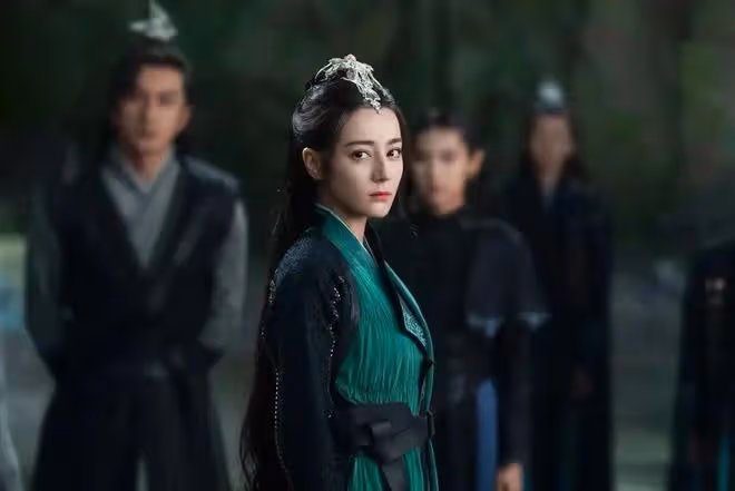 楊冪出走,熱巴上位?