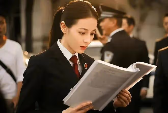 楊冪出走,熱巴上位?