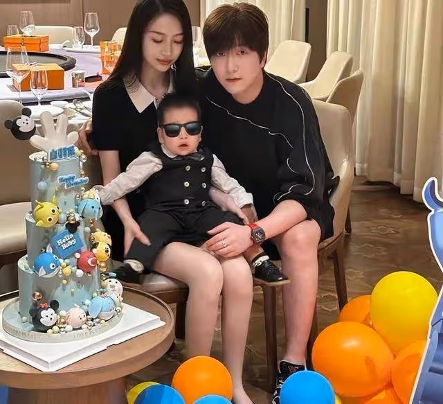 白冰闢謠被拘留!多日未露面宅家瘦身,豪宅超大健身器械惹眼