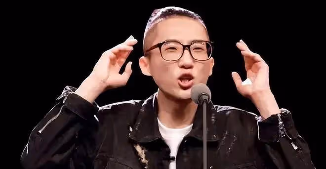 脫口秀事件風波升級!李誕被扒黑歷史,曾稱女性穿內衣能「躺贏」