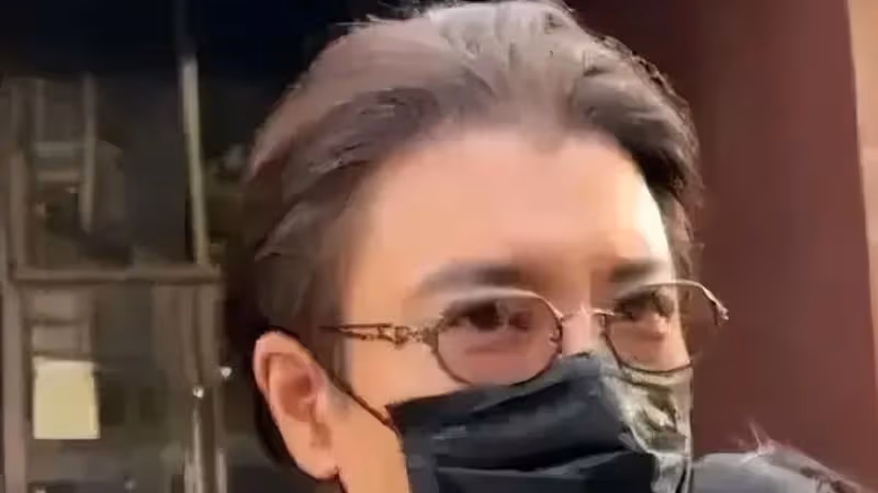 王力宏李靚蕾離婚後首合體！滿頭白髮神似洪金寶，女方眼神呆滯