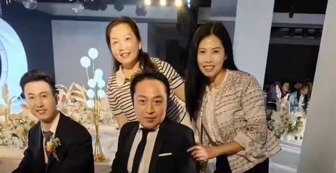 61歲馬景濤現身忘年交婚宴,像四十齣頭,二婚離婚後徹底無戲可拍