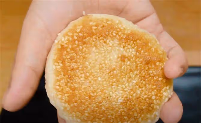 發麵糖餅新做法,到鍋就鼓大泡,鬆軟又甜蜜,比麵包還要軟