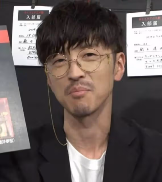 暖男形象破滅！48歲男星被爆「養小四15年」震驚演藝圈 「沈重宣布退出」淚吐：帶來麻煩很抱歉