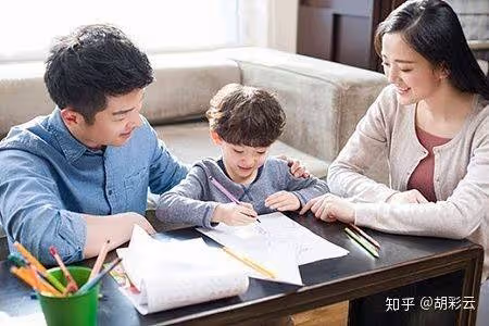 5歲兒總是說「窗外有人偷看我」爸媽不以為意 帶去求醫崩潰喊「竟是我們害了他」