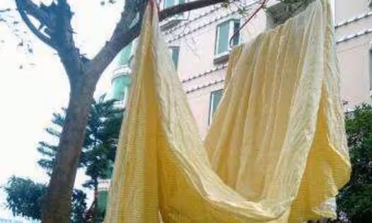 新婚兒媳兩天沒出門!兒子「每天換3次被套」納悶不已,婆婆「一掀開被子」嚇到暈過去