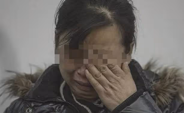 新婚兒媳兩天沒出門!兒子「每天換3次被套」納悶不已,婆婆「一掀開被子」嚇到暈過去